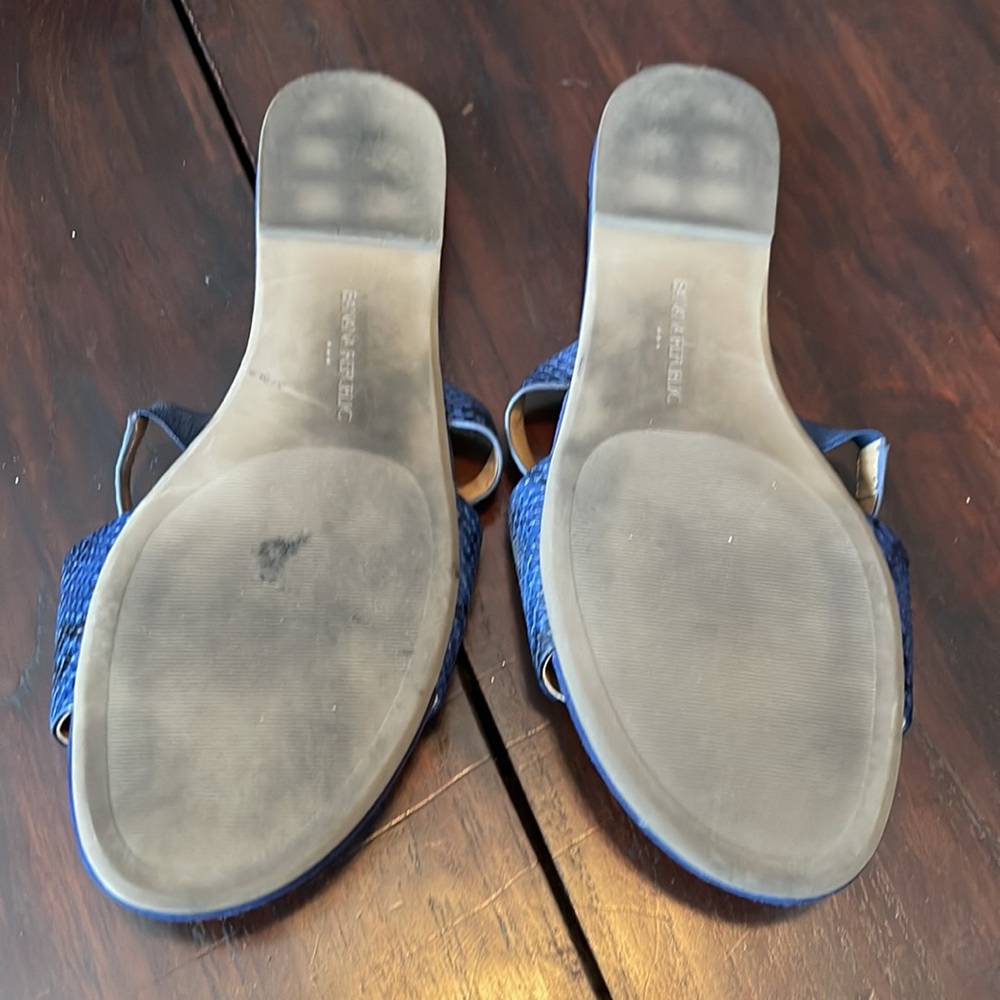 3 pairs Banana Republic Sandals EUC - Picture 7 of 8